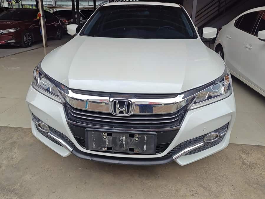 Honda Accord 2017, фото 2