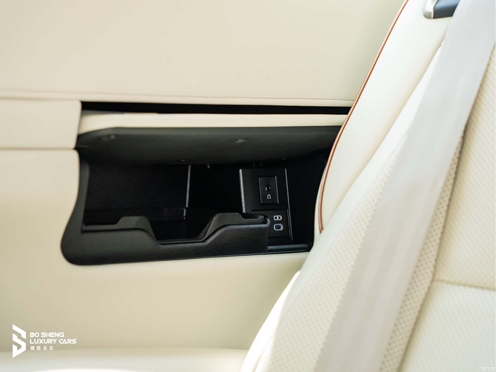 Lexus LM, 2025 10