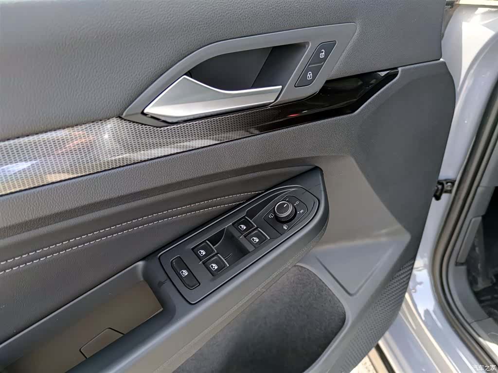 Volkswagen Golf, 2024 15