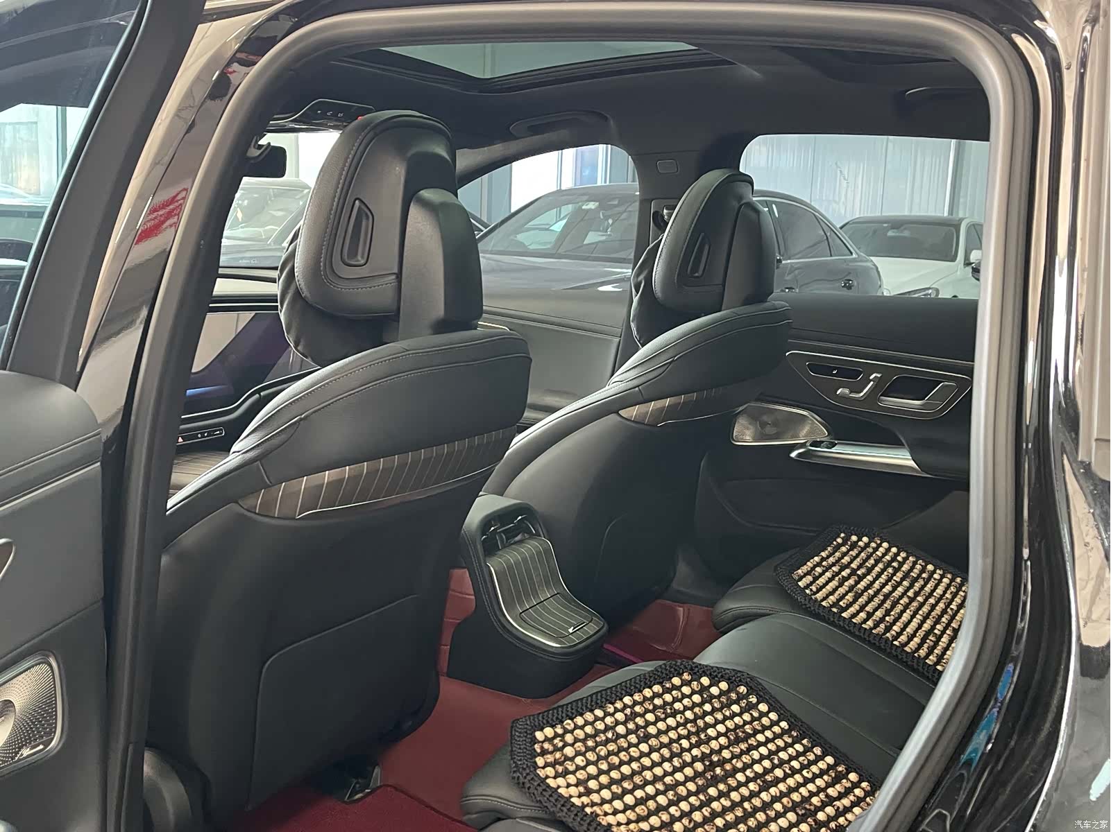 Mercedes-Benz E-Class, 2024 6
