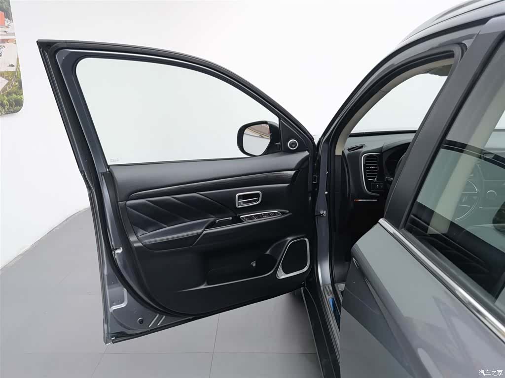 Mitsubishi Outlander, 2020 8