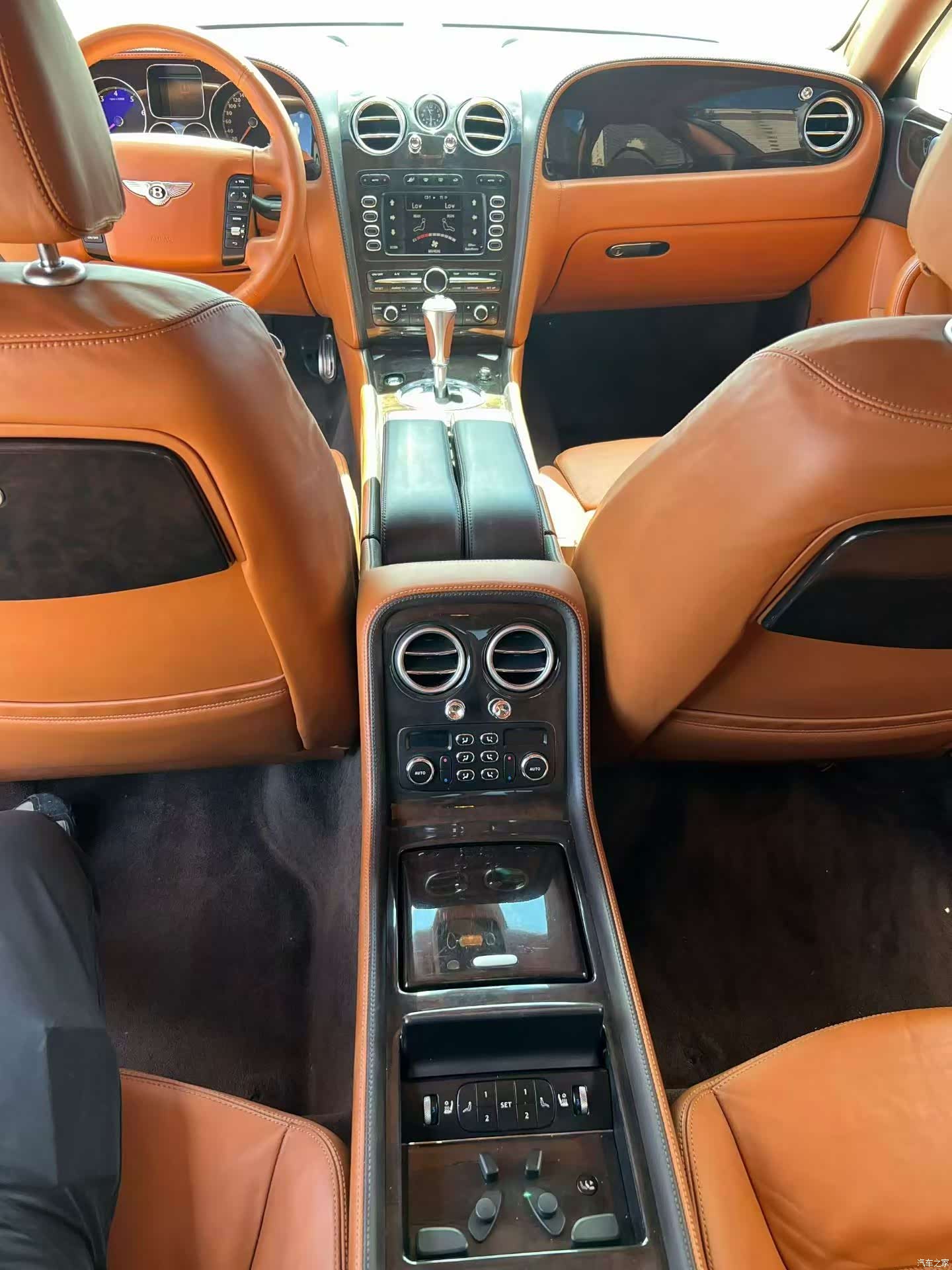 Bentley Flying Spur, 2010 8