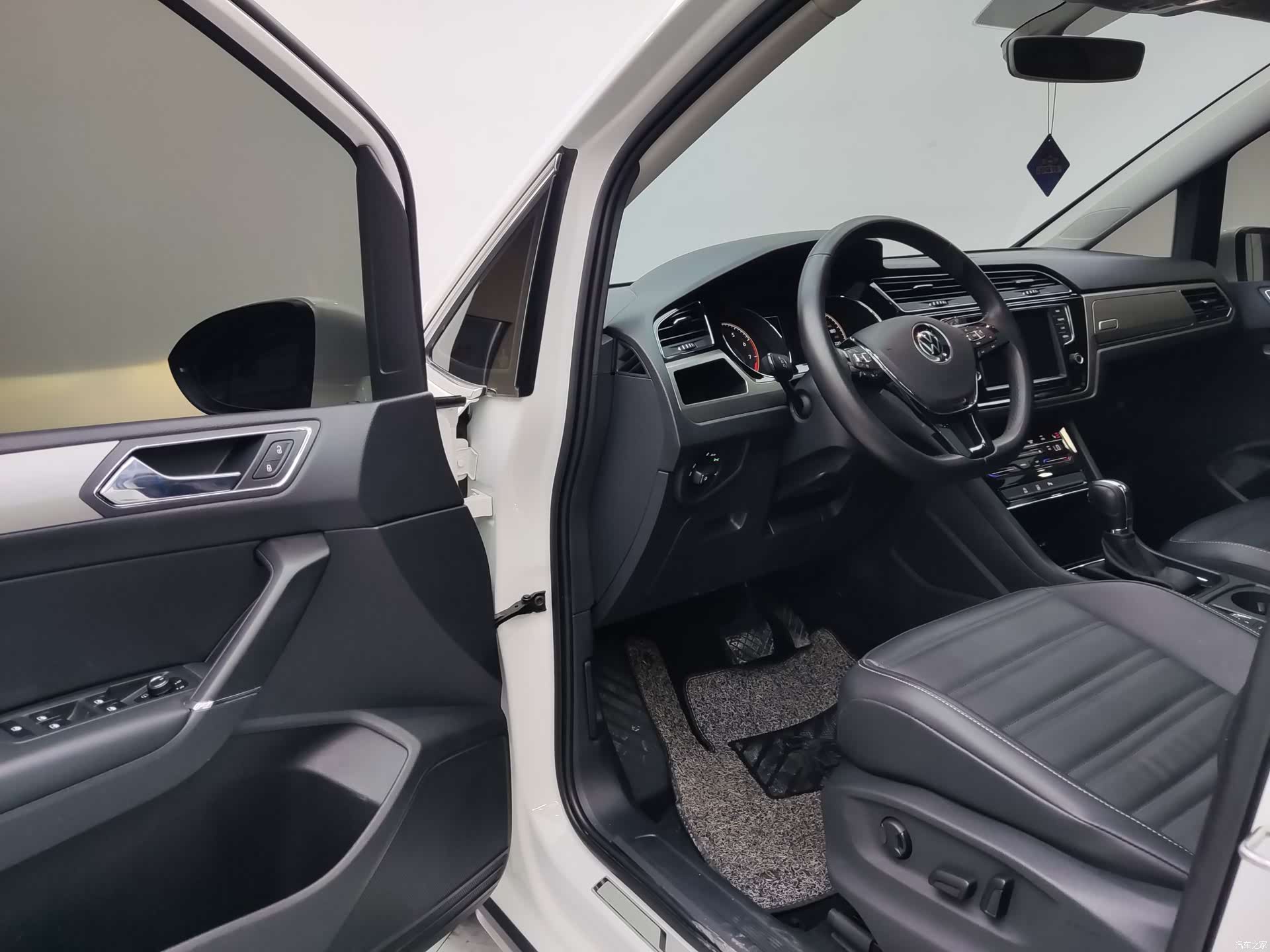 Volkswagen L, 2020 11