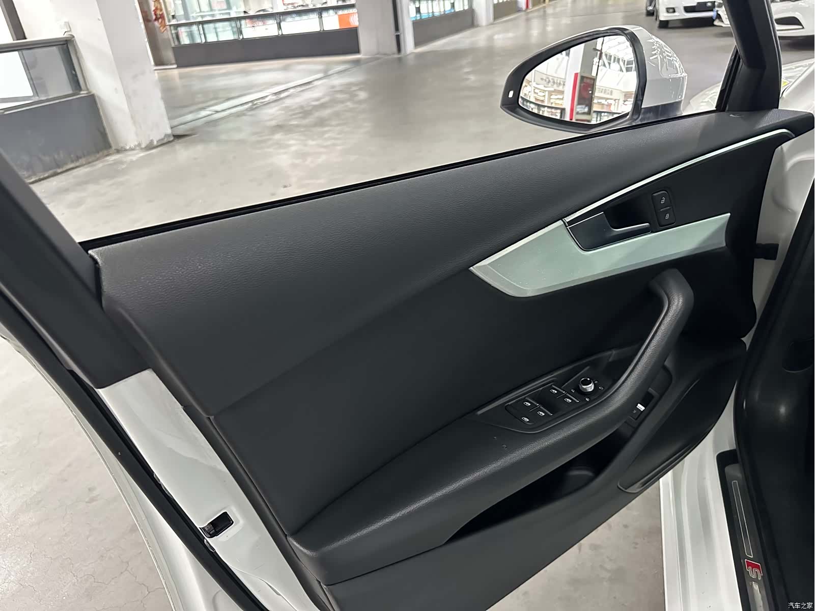 Audi A4L, 2018 6