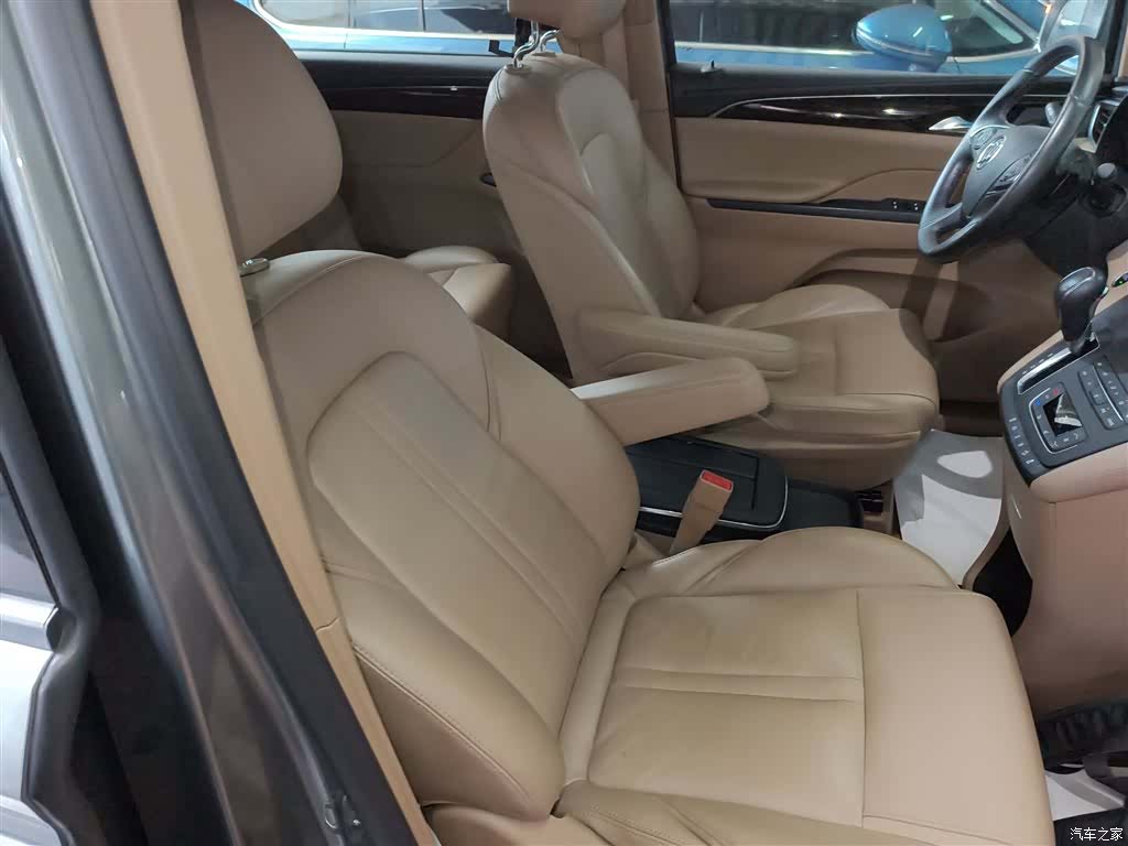 Buick GL8, 2020 25