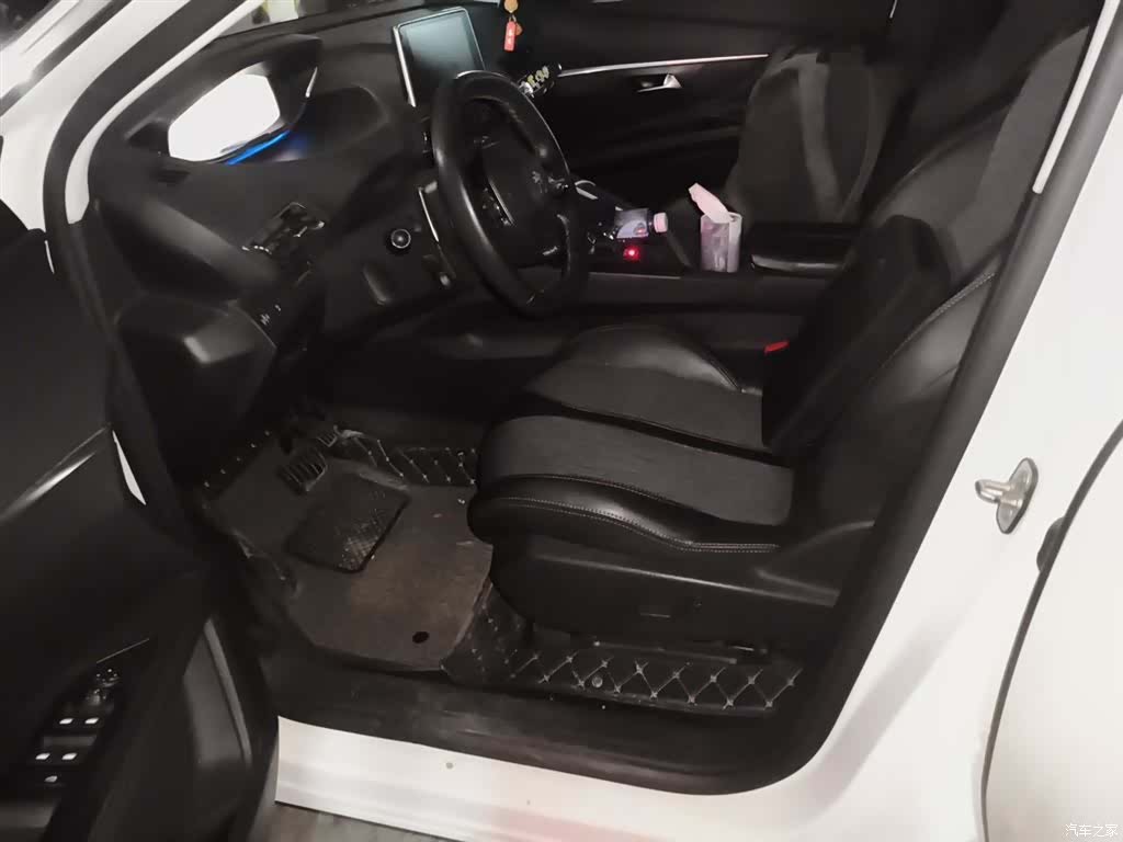 Peugeot 5008, 2017 11