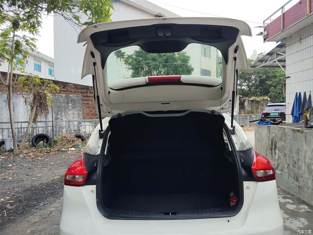 Ford Focus, 2016 10