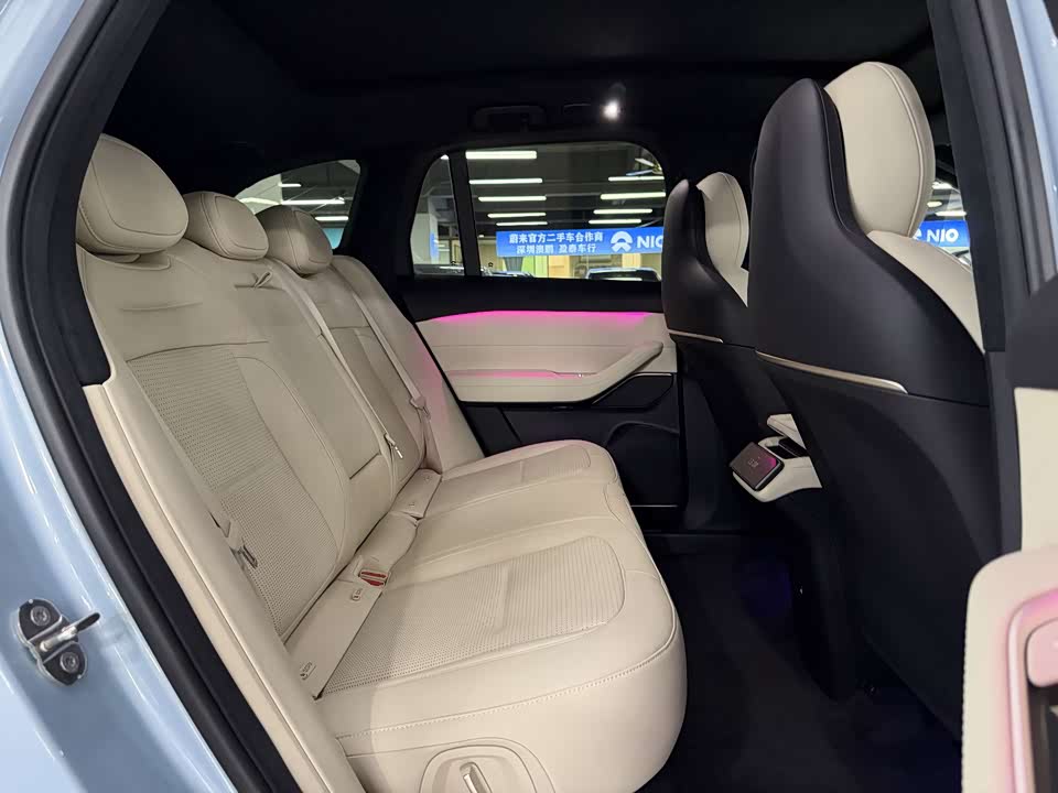 NIO ES6