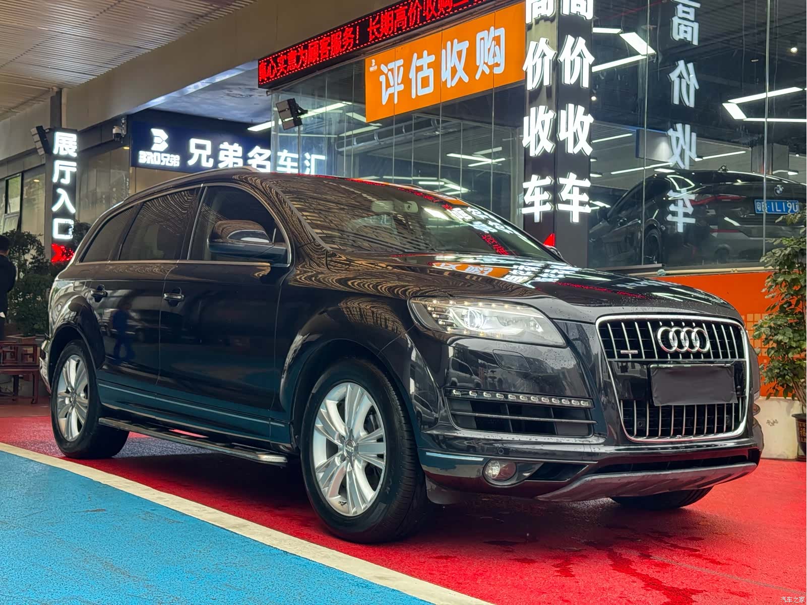 Audi Q7, 2012 3
