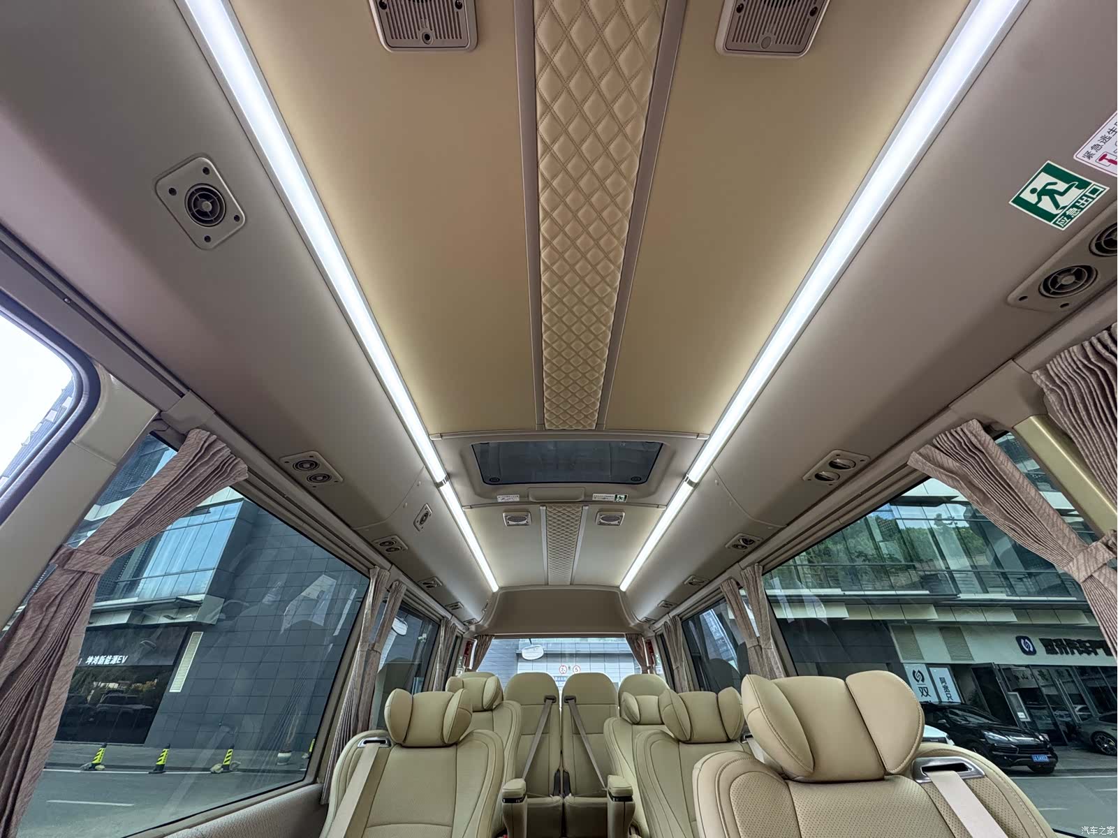 Toyota Coaster, 2023 38