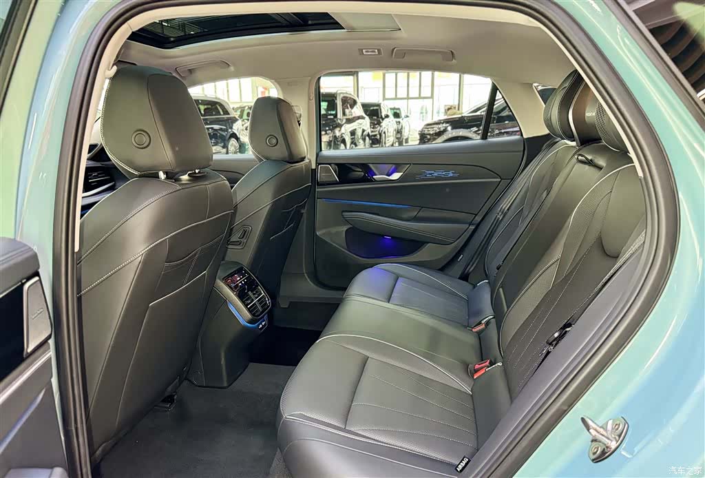 Volkswagen Passat, 2026 26