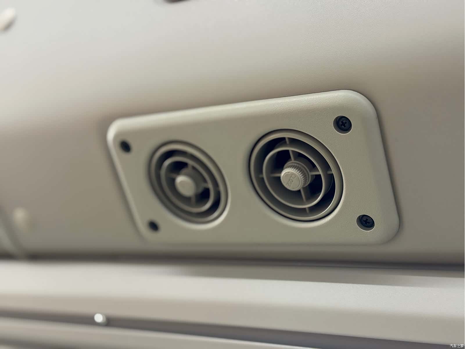 Toyota Coaster, 2023 41