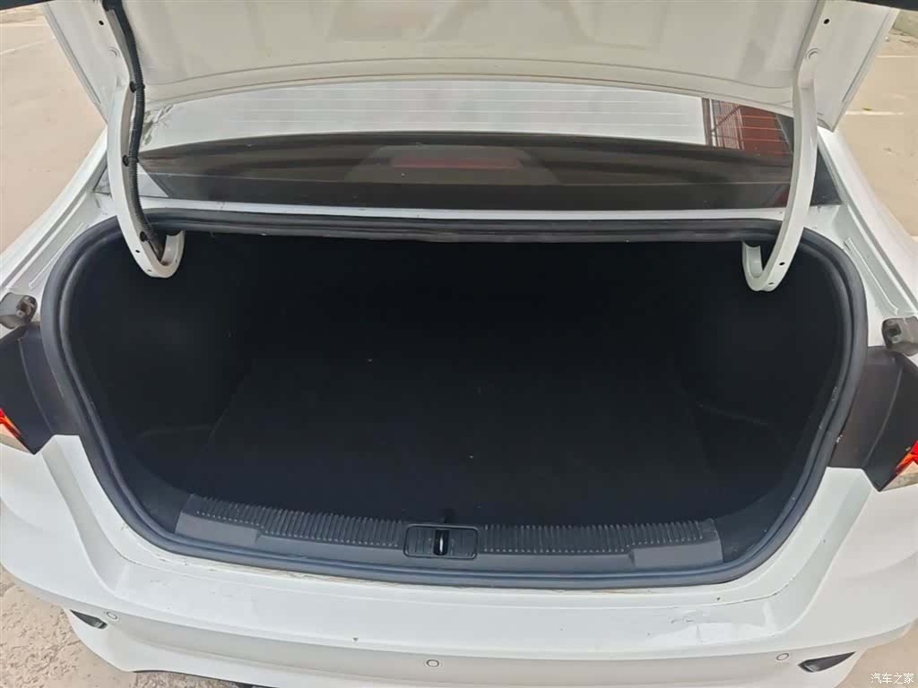 Roewe i5, 2023 19