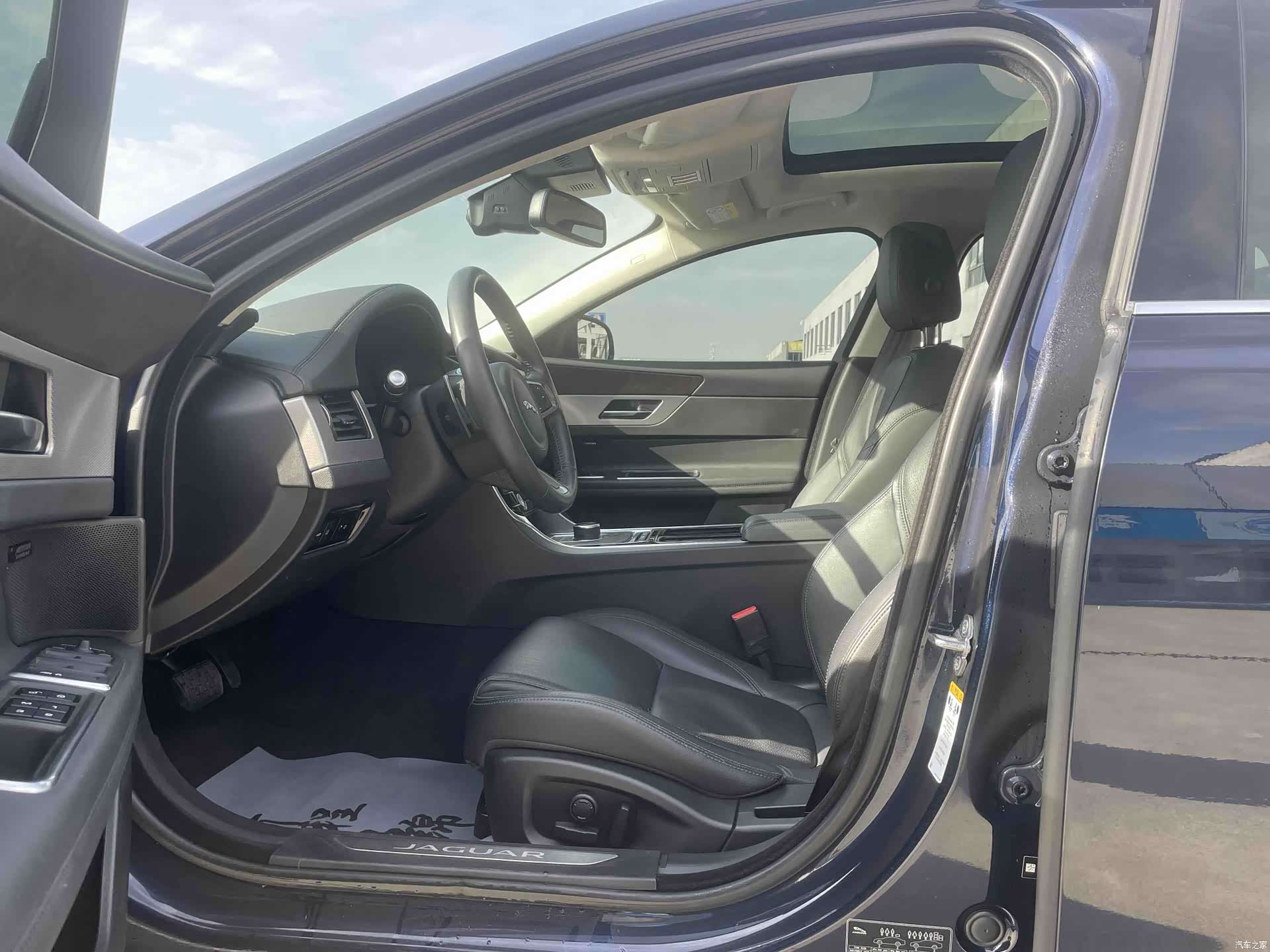 Land Rover P250, 2021 9