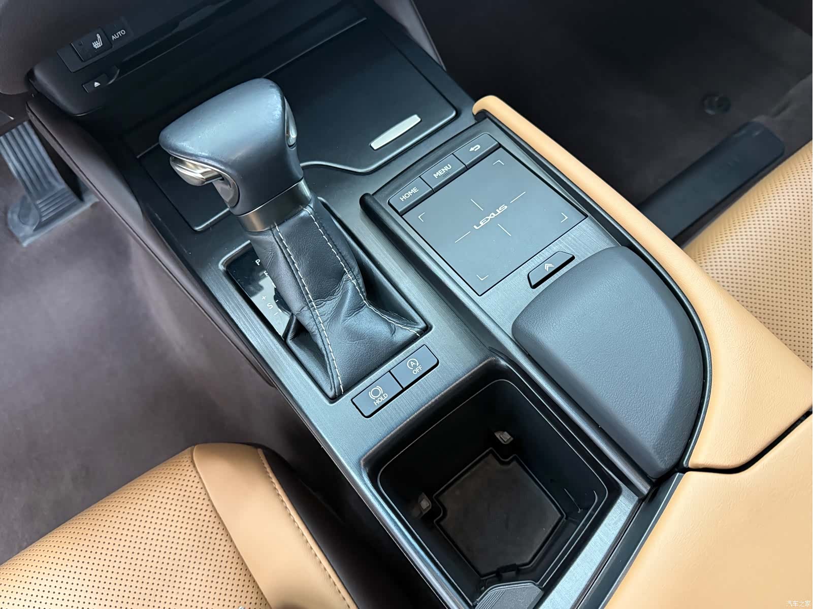 Lexus ES, 2019 7