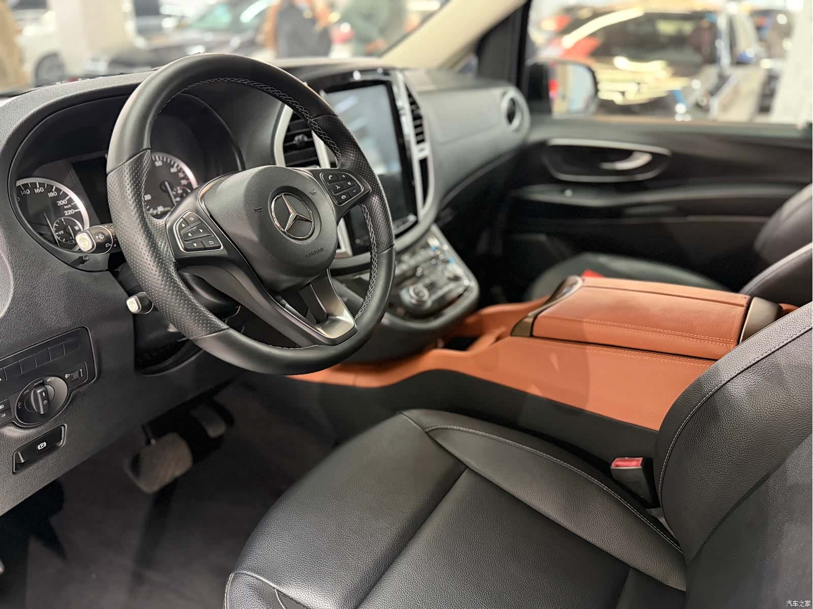 Mercedes-Benz VI, 2019 все фото