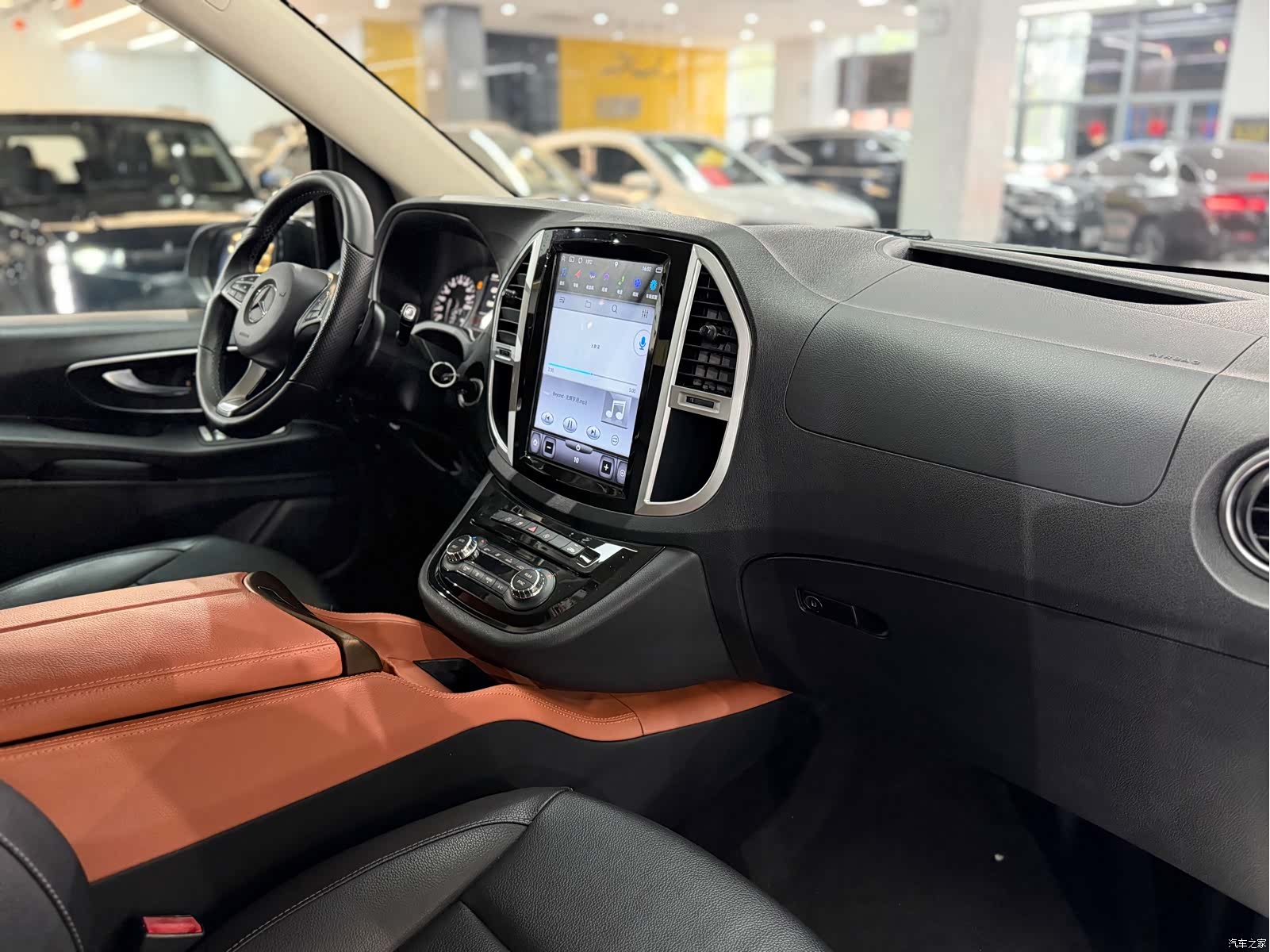 Mercedes-Benz VI, 2019 12