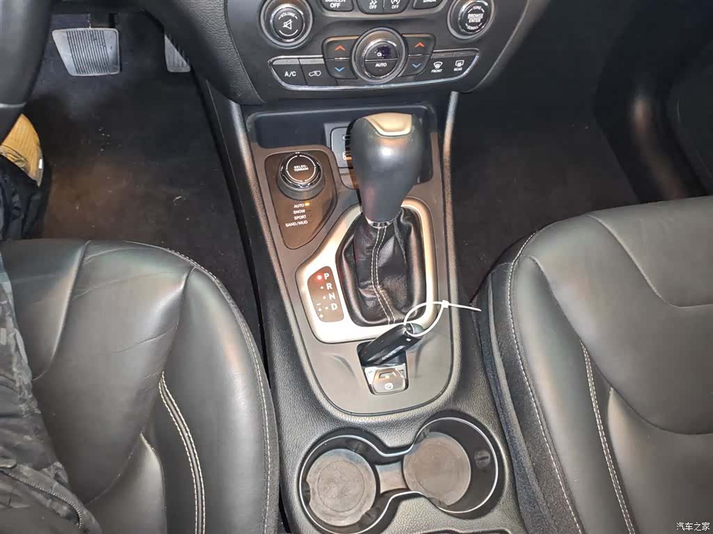 Jeep Cherokee, 2016 10