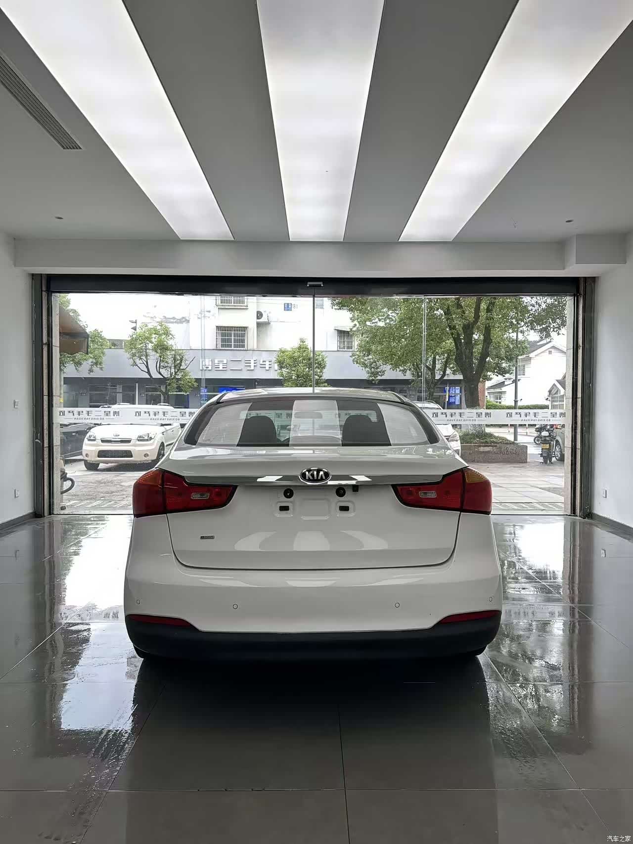 Kia K3, 2014 8