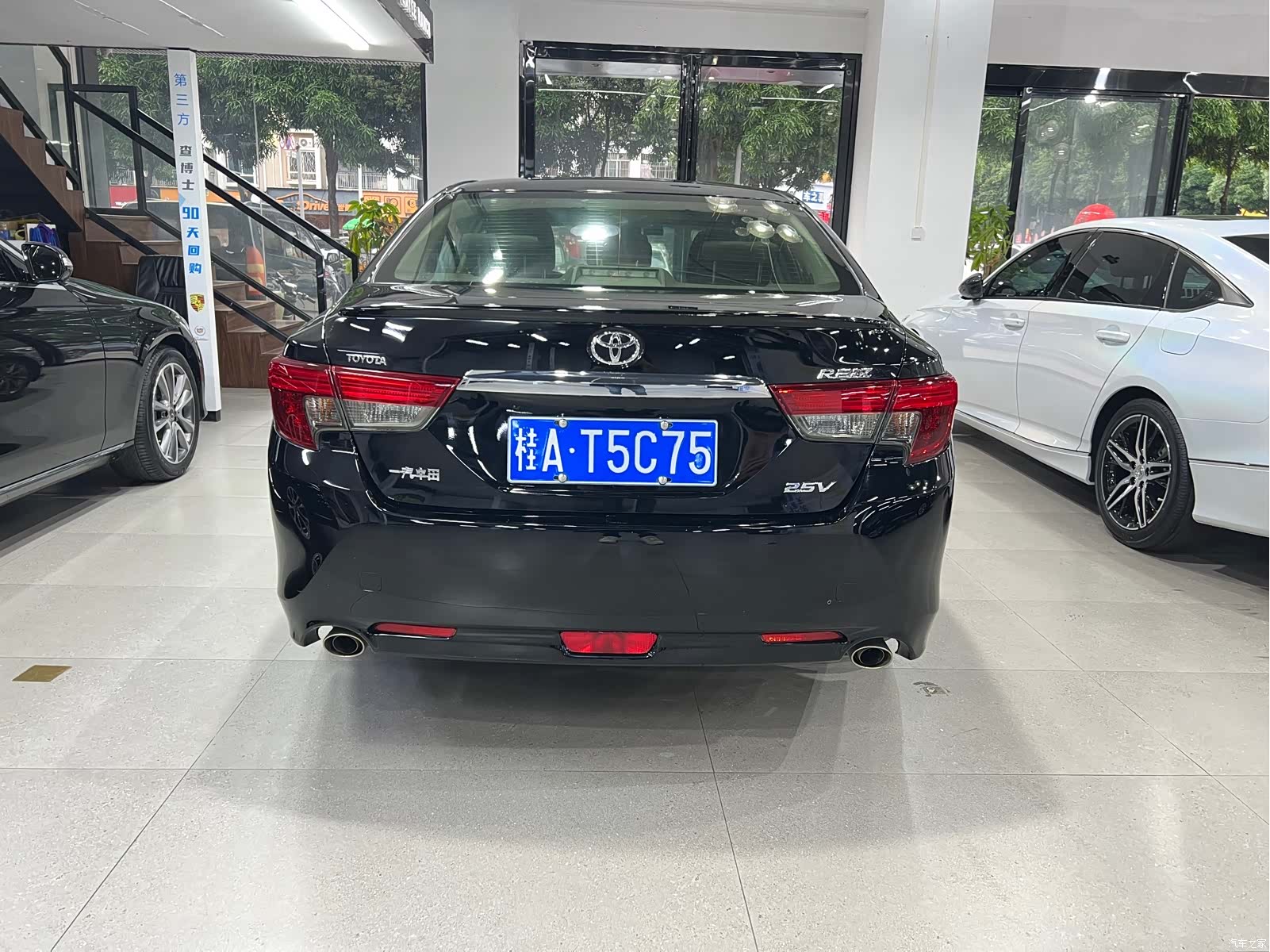 Toyota 2.5V, 2016 7