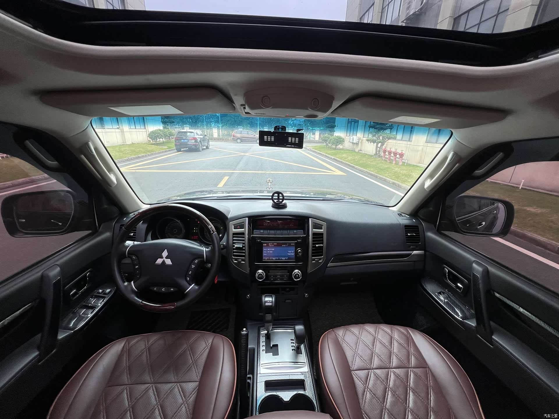 Mitsubishi Pajero, 2019 14