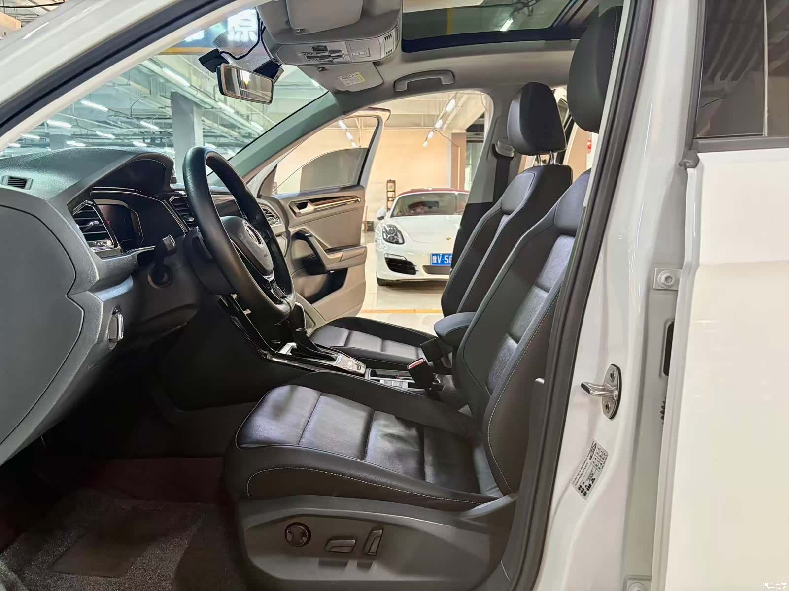 Volkswagen T-ROC, 2022 6