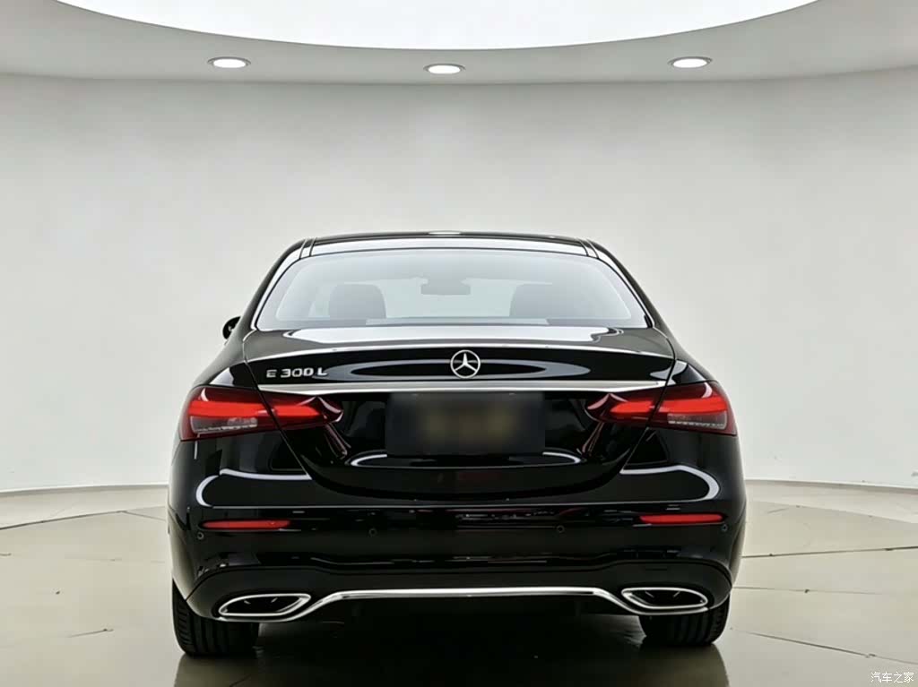 Mercedes-Benz E-Class, 2023 16