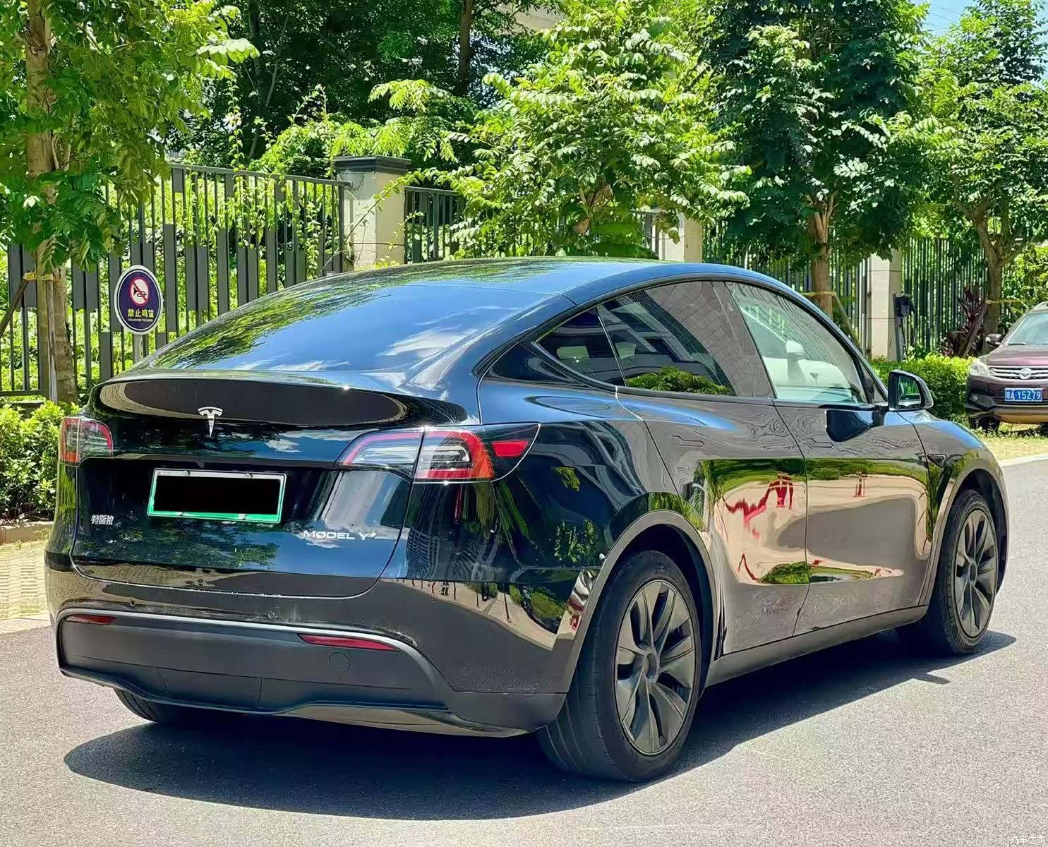 Tesla Model Y, 2024 9