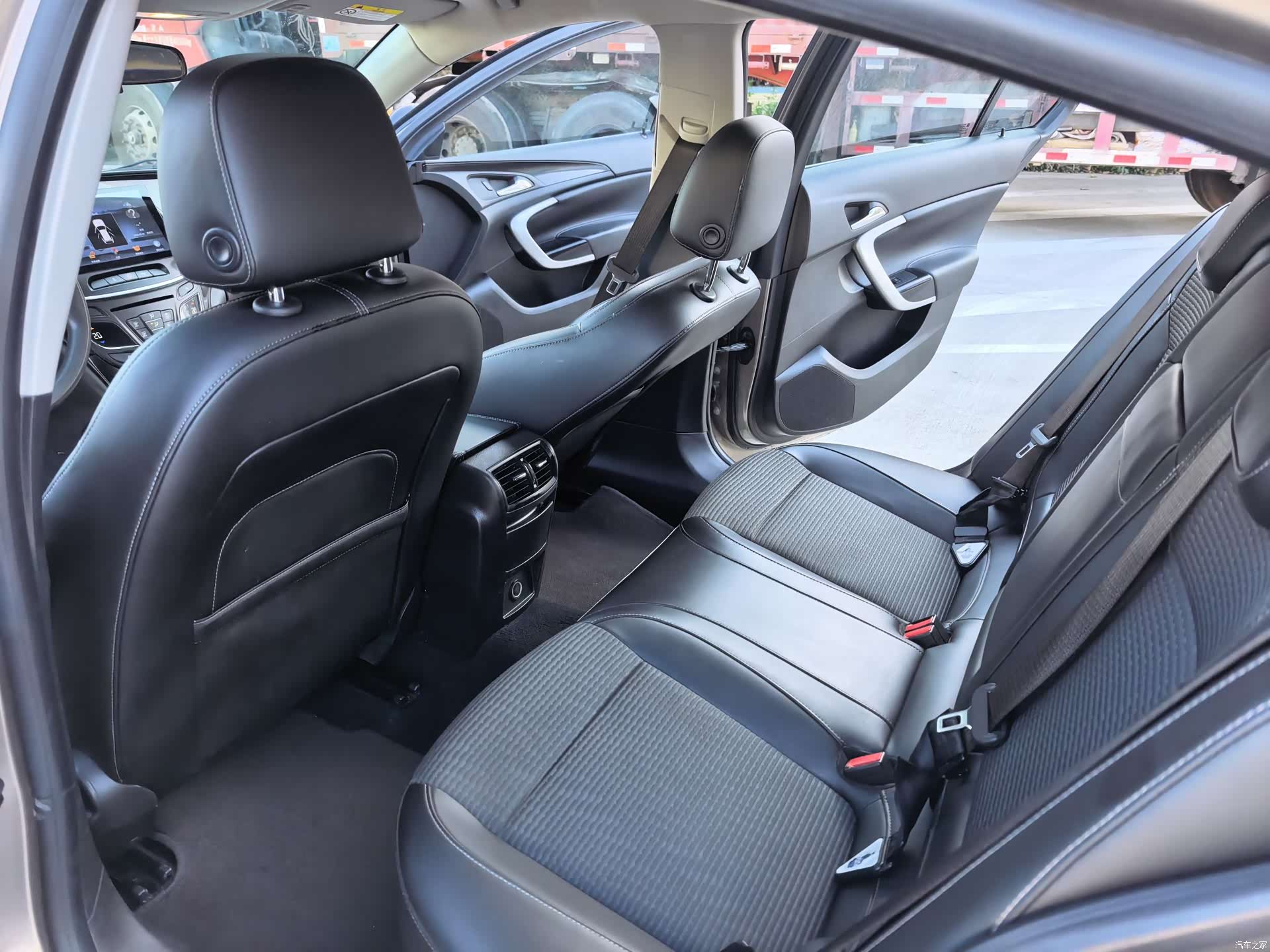 Buick Regal, 2015 12