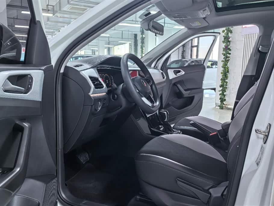 Volkswagen Exploring the shadow