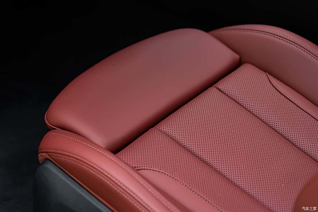 BMW 4 Series, 2025 11