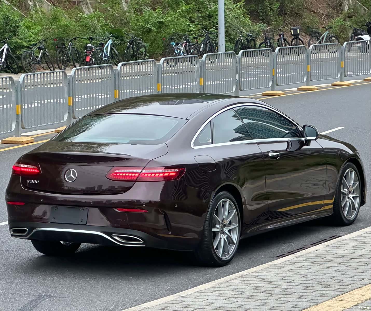 Mercedes-Benz E-Class, 2022 13