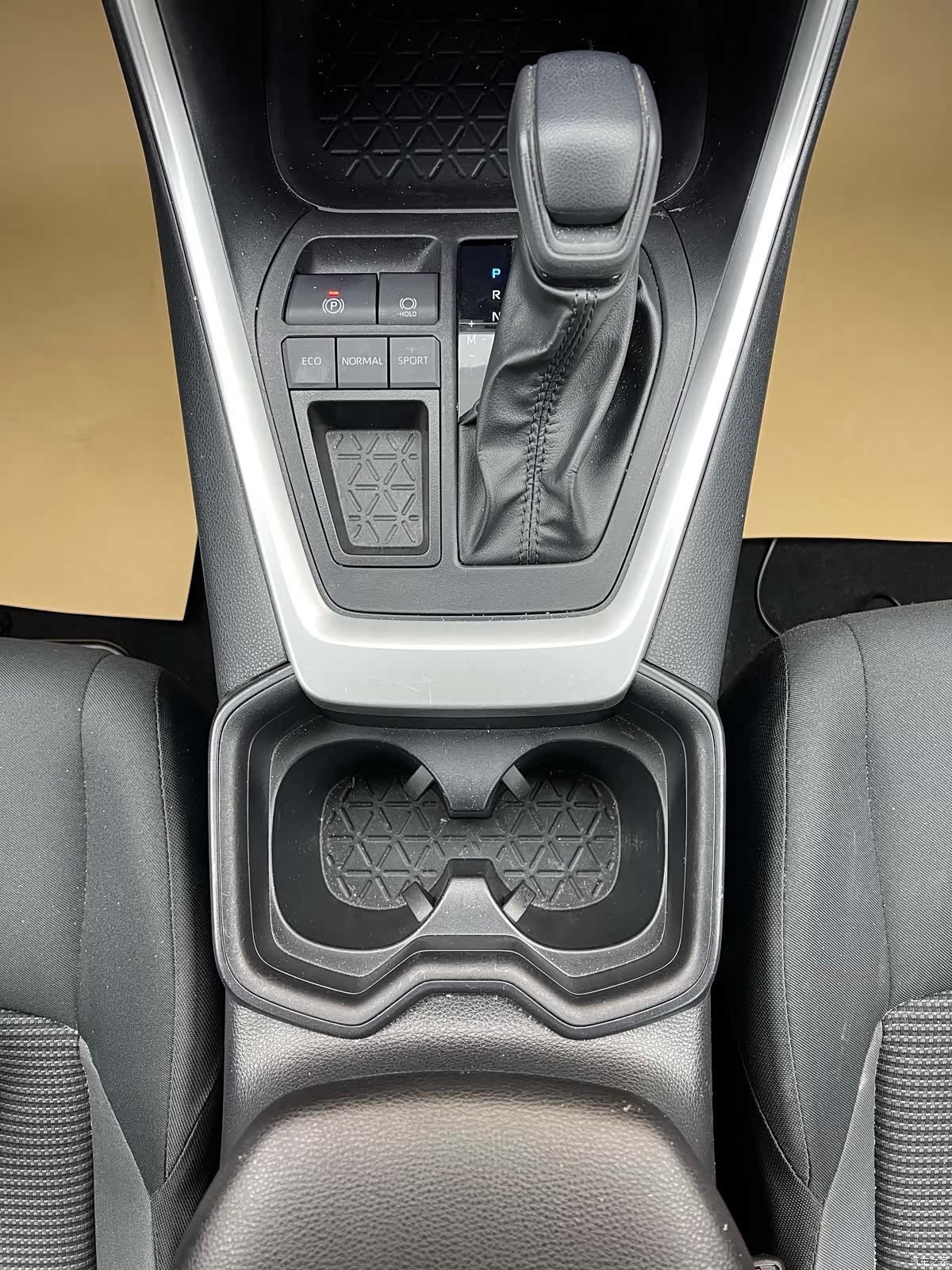 Toyota Wildlander, 2024 22