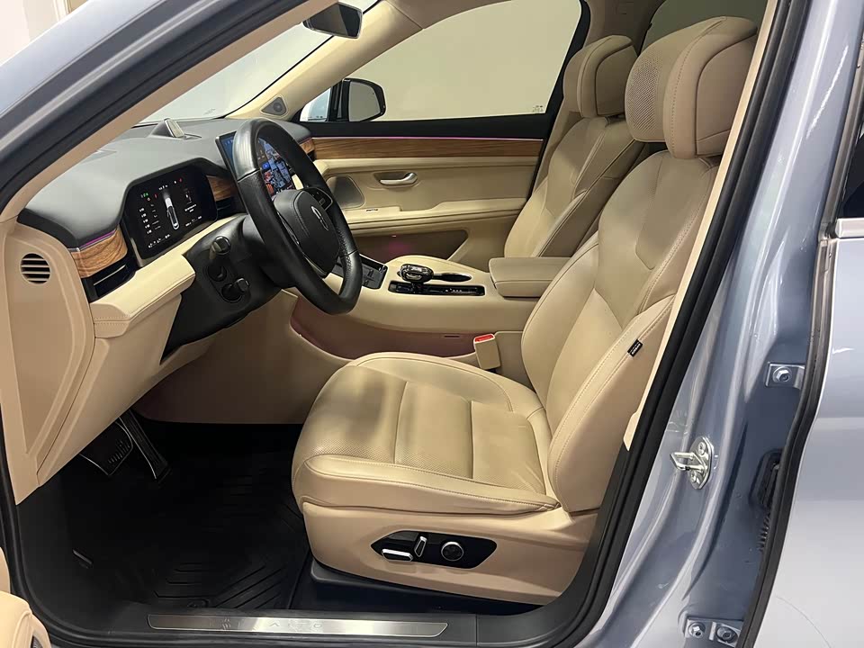 AITO Ask the world M5