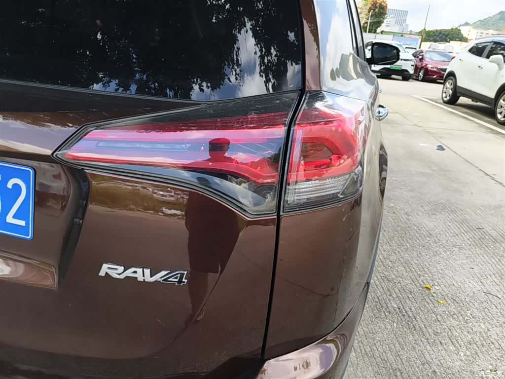Toyota RAV4, 2017 8