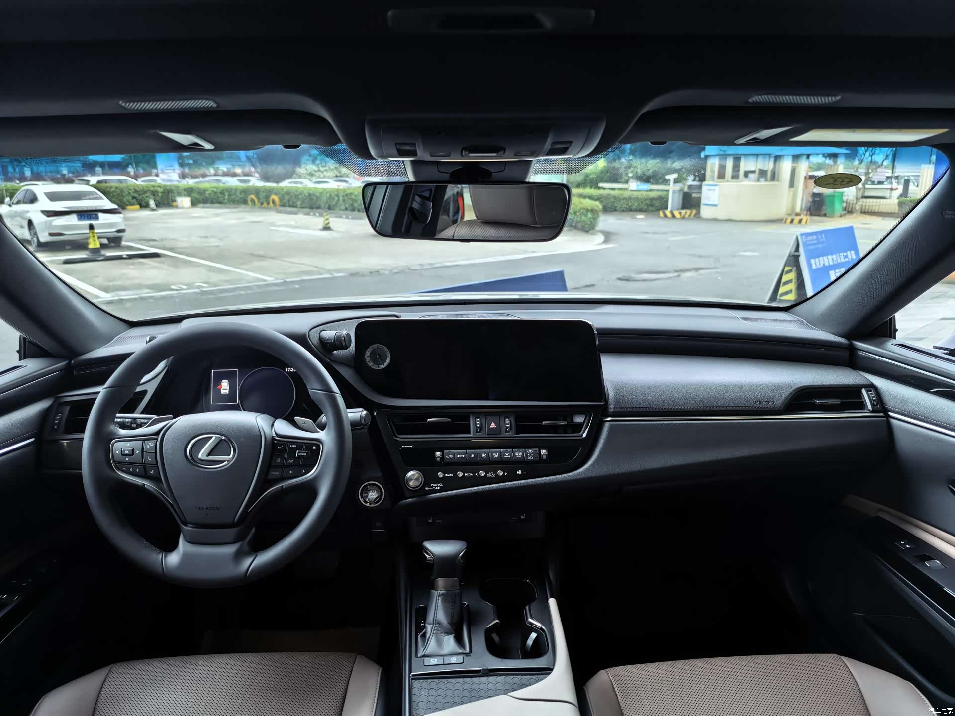 Lexus ES, 2024 все фото