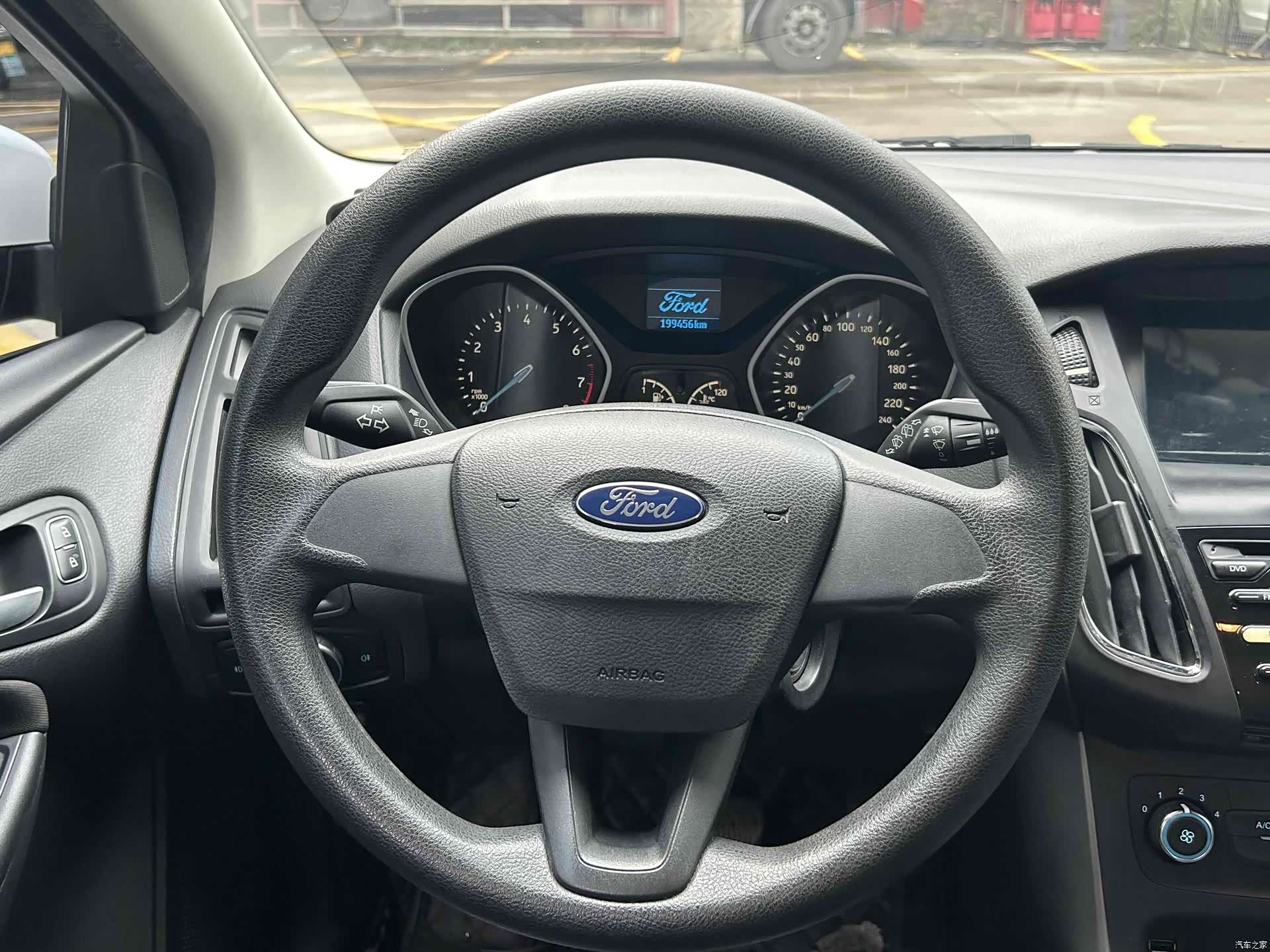 Ford Focus, 2017 10
