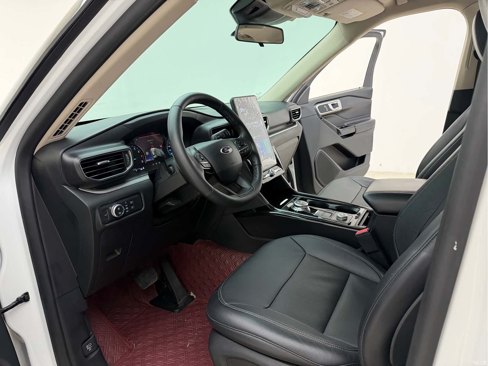 Ford Explorer, 2020 11