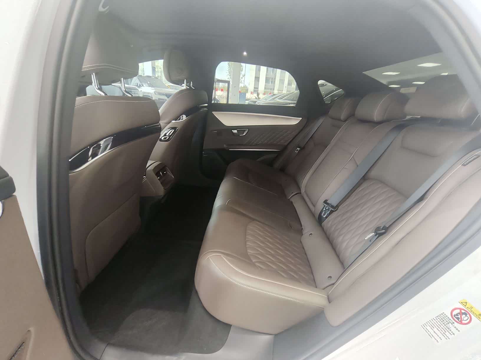 BYD Han, 2022 10