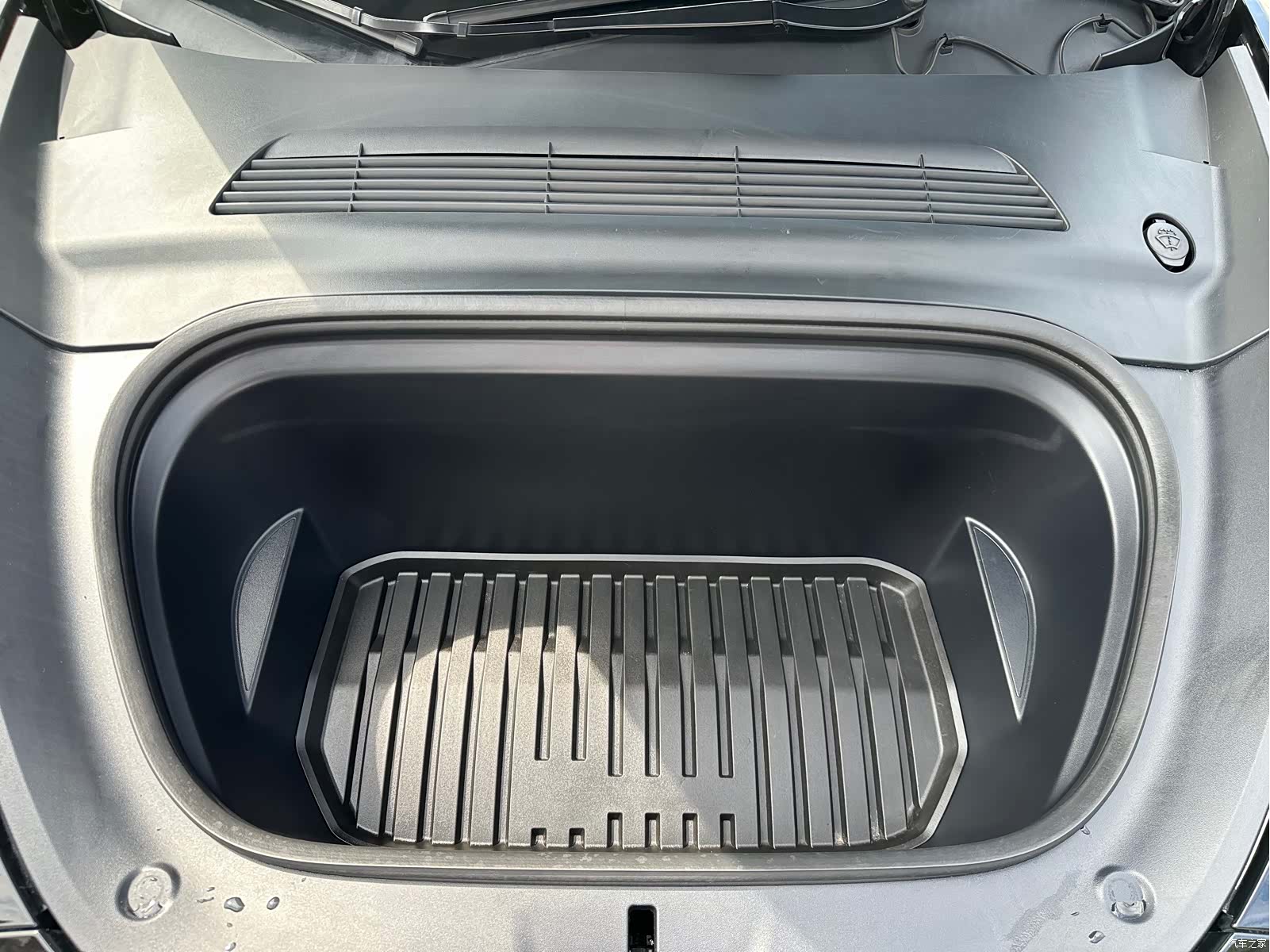 Tesla Model Y, 2022 10