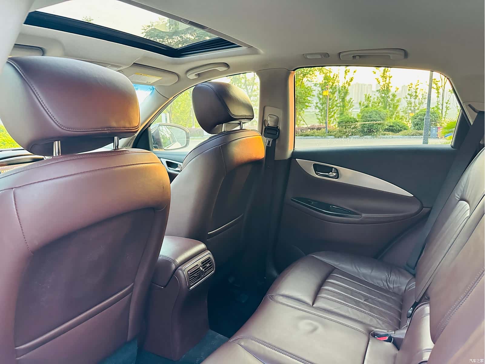 Infiniti QX50, 2014 10