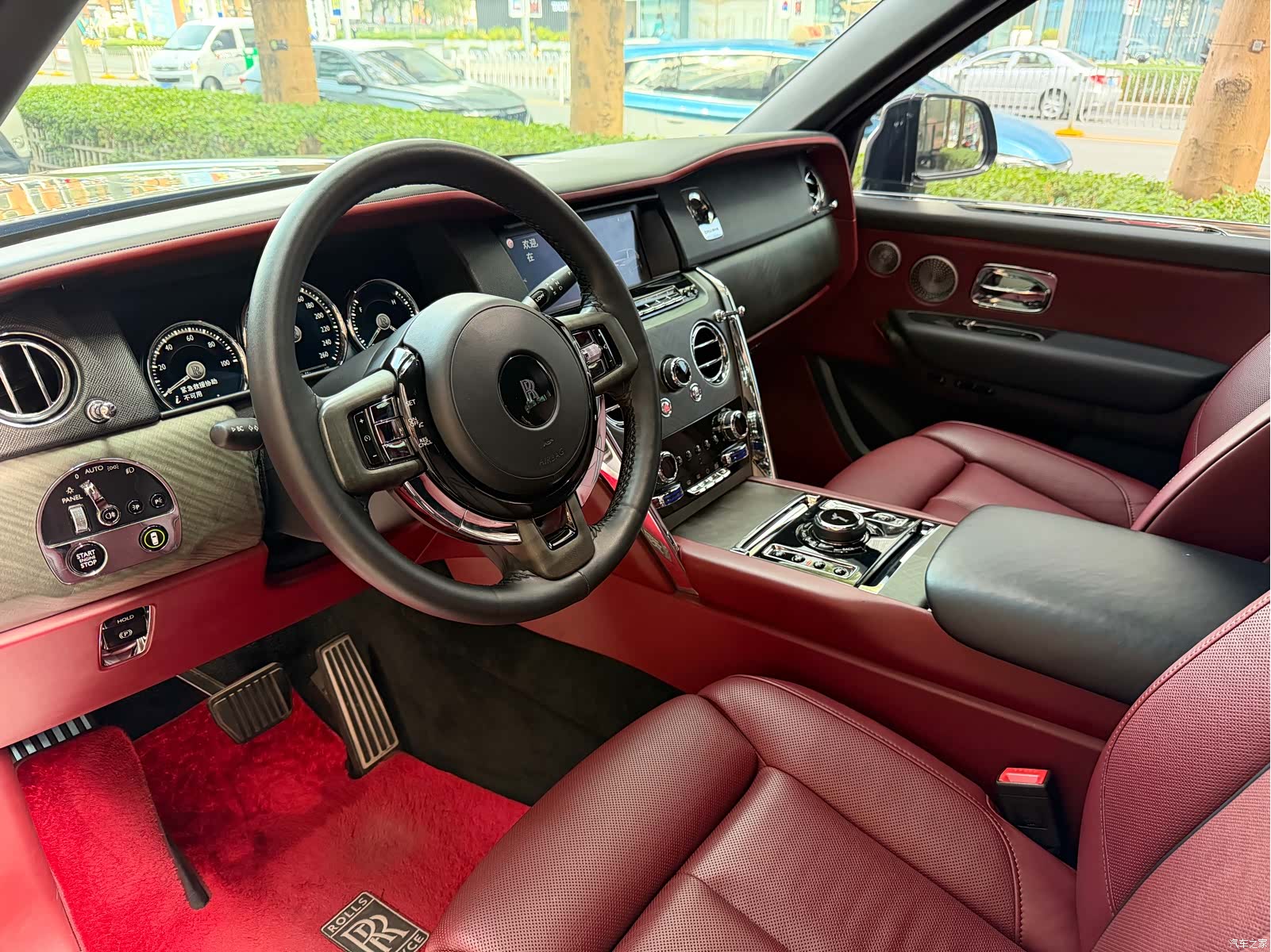 Rolls-Royce Cullinan, 2019 4