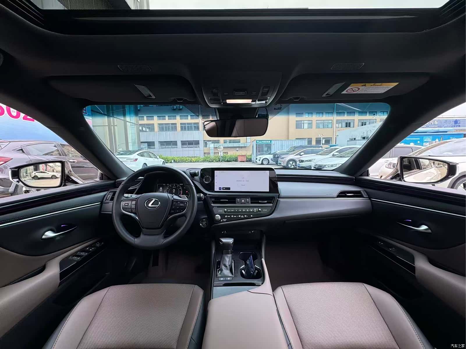 Lexus ES, 2024 7