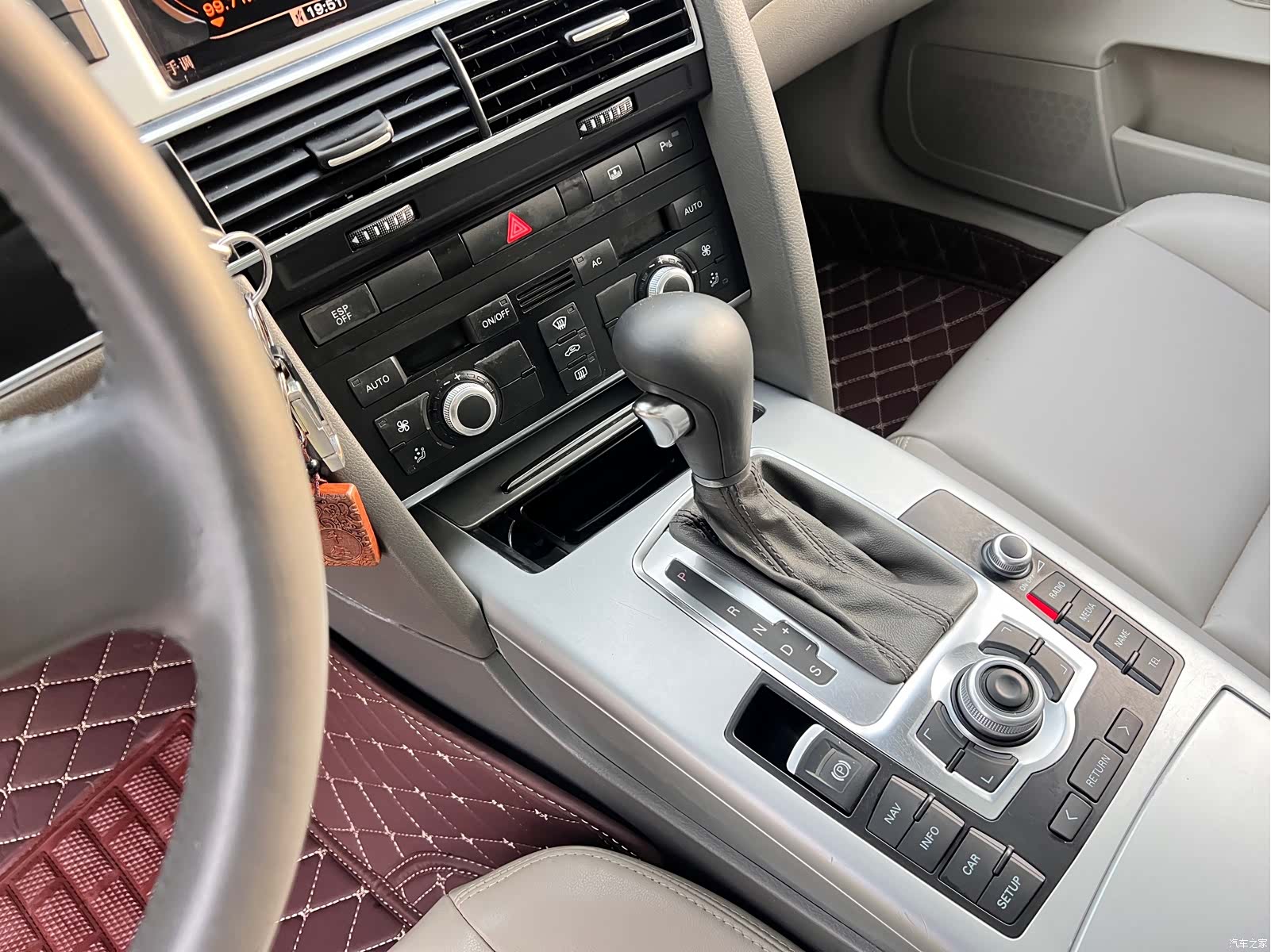 Audi A6L, 2012 9