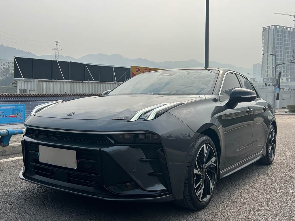 Lynk & Co 03
