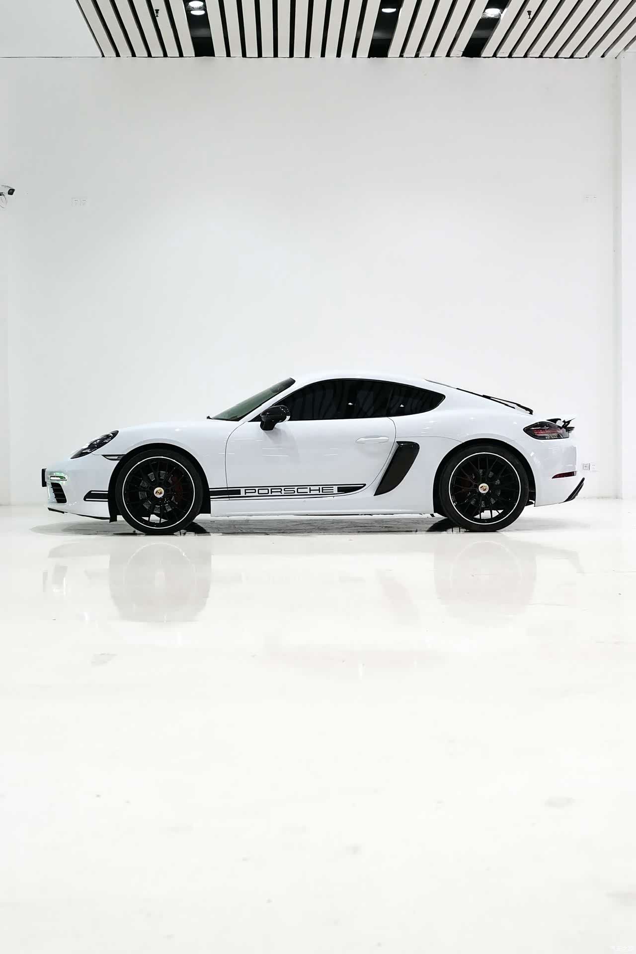 Porsche Cayman, 2017 4