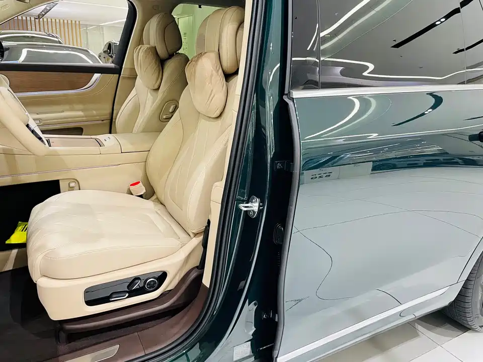 AITO Ask the world M9