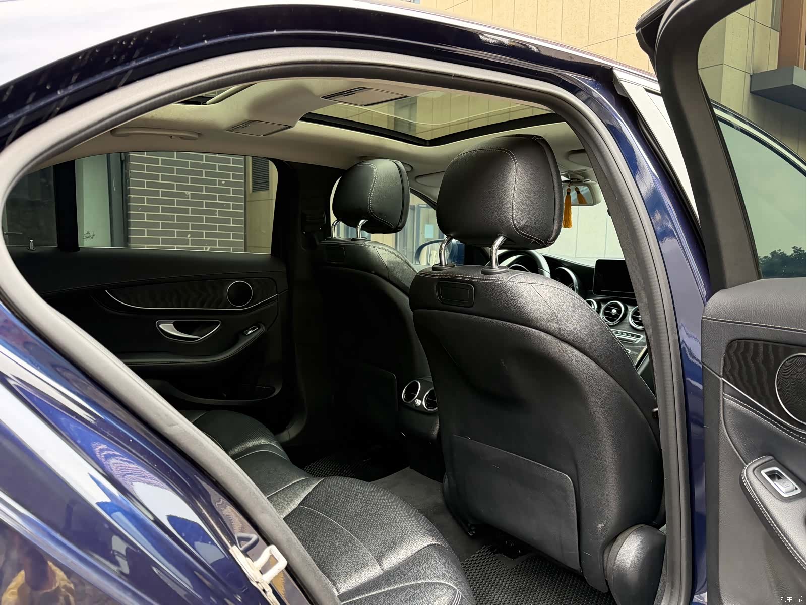 Mercedes-Benz C-Class, 2015 4
