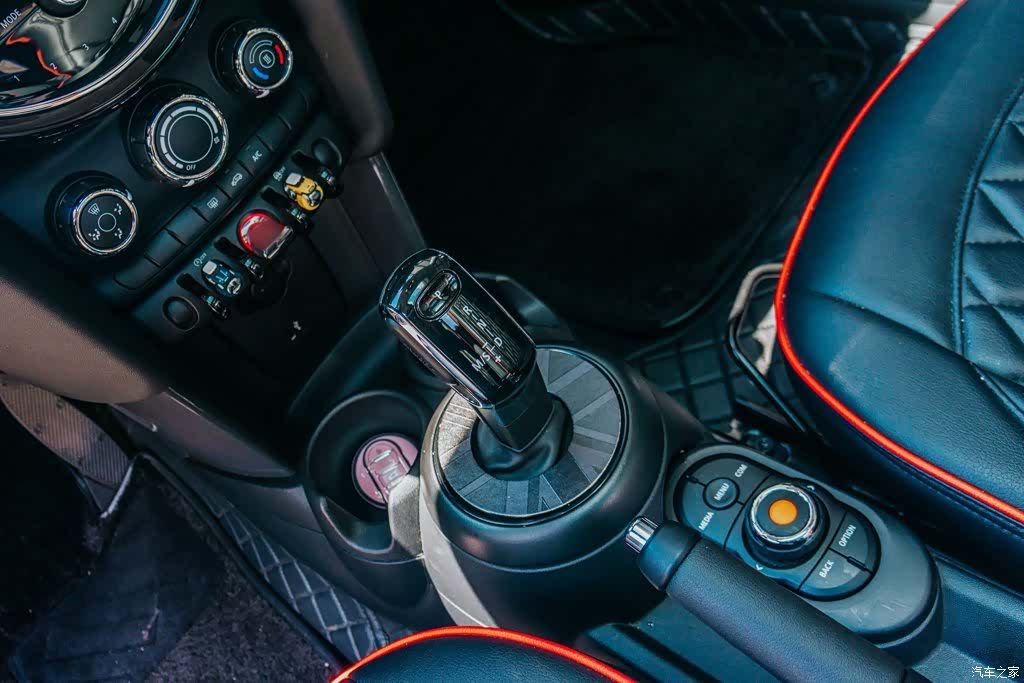 Mini ONE, 2021 20