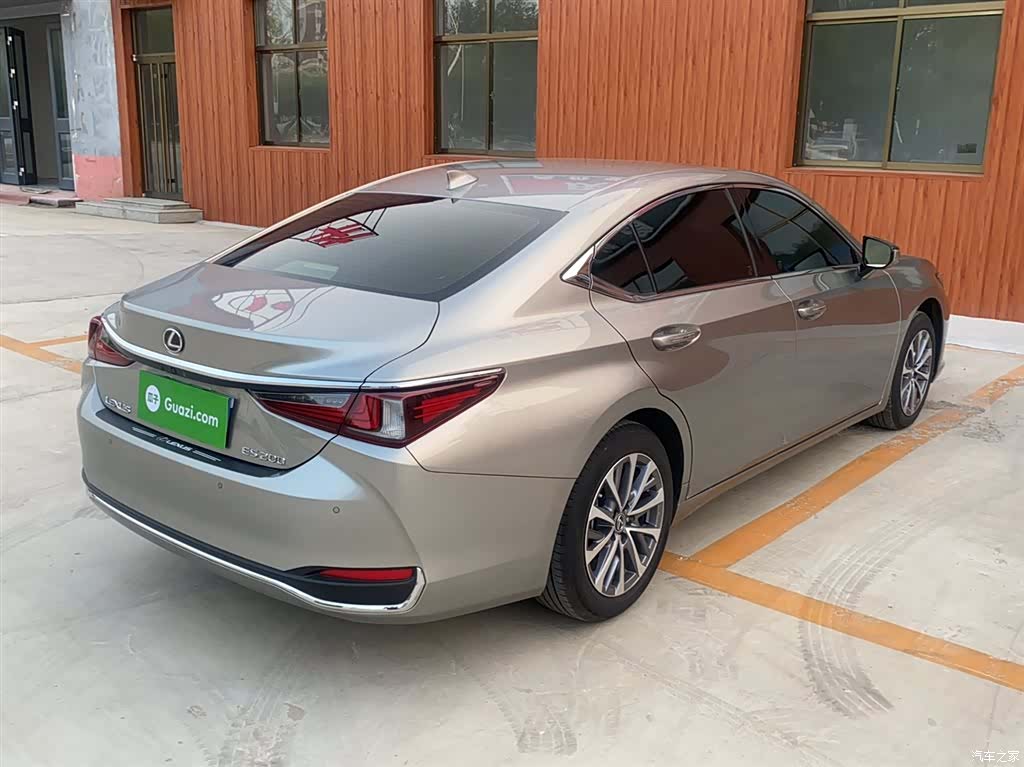 Lexus ES, 2024 все фото
